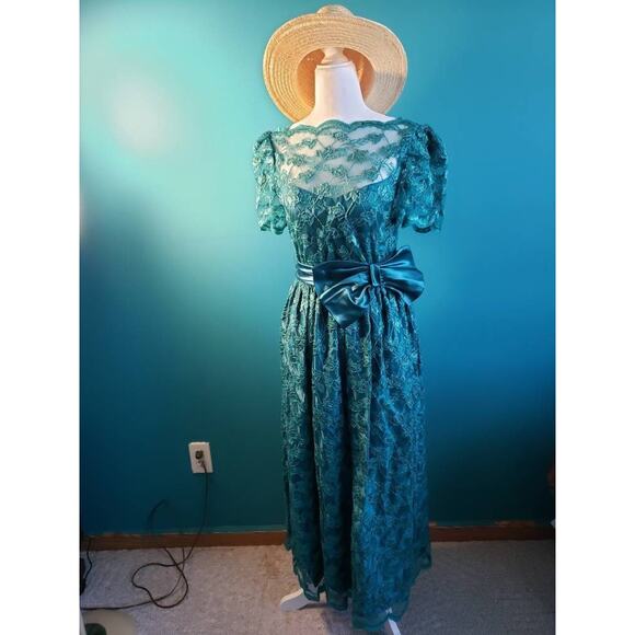 Vintage Dresses & Skirts - Women's vintage 1980s emerald green lace midi dress cocktail formal size small